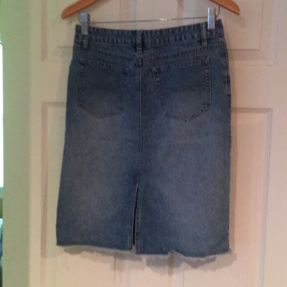 Mid length Jean skirt - Picture 2 of 2